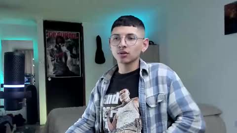 Snapshot of a_lejandro_08 chatting on 15, 12, 2024 alejo online show from 15, 12, 2024