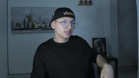 Snapshot of a_lejandro_08 chatting on 1, 3, 2025 alejo online show from 1, 3, 2025