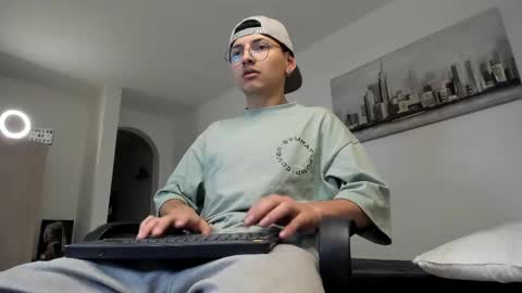 Snapshot of a_lejandro_08 chatting on 11, 3, 2025 alejo online show from 11, 3, 2025