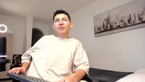 Snapshot of a_lejandro_08 chatting on 11, 3, 2025 alejo online show from 11, 3, 2025