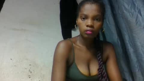 aadienne online show from 19, 4, 2026