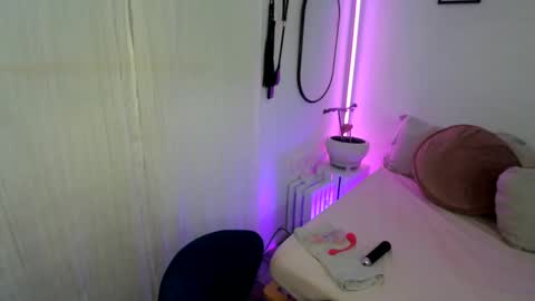 Aaliyahlayla online show from 25, 1, 2025