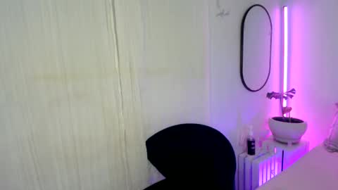 Aaliyahlayla online show from 28, 1, 2025