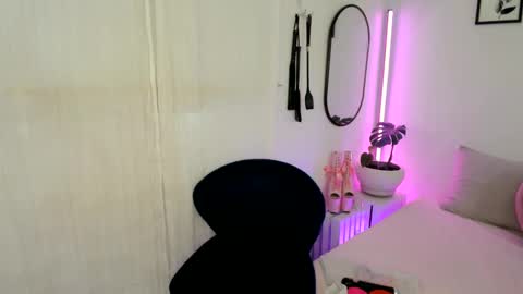 Aaliyahlayla online show from 11, 2, 2025