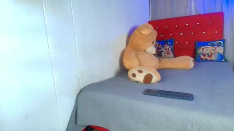 Aaron y Antonella online show from 21, 9, 2025