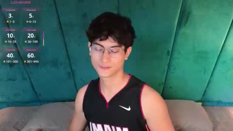 Aaron Ezequiel online show from 7, 2, 2026