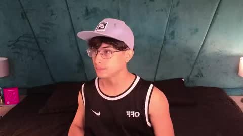 Aaron Ezequiel online show from 12, 4, 2026