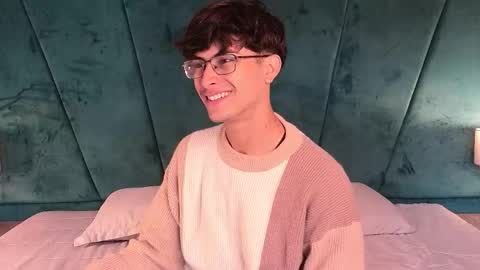 Aaron Ezequiel online show from 14, 4, 2026