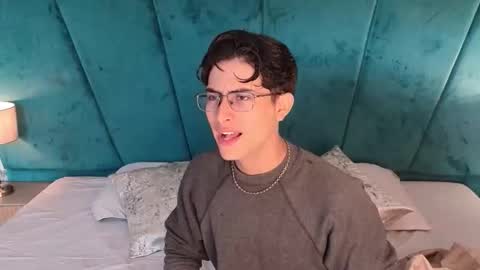 Aaron Ezequiel online show from 24, 4, 2026
