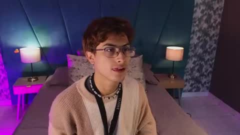 Aaron Ezequiel online show from 25, 7, 2026