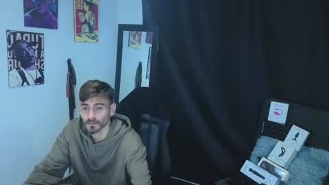 aaron_malikk online show from 28, 4, 2026