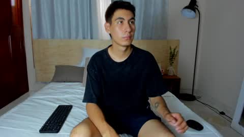 Snapshot of aaron_revolt chatting on 9, 7, 2026 aaron_revolt online show from 9, 7, 2026