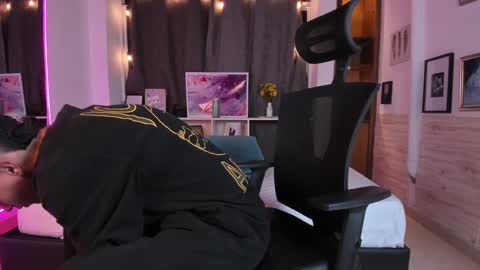 Aaron online show from 14, 12, 2024