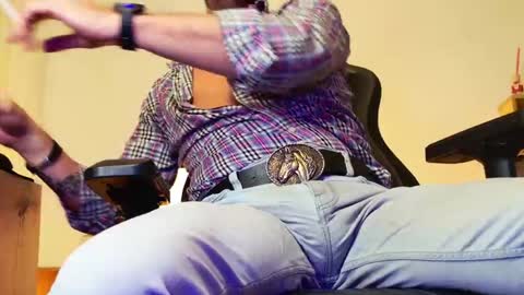 Aaron online show from 25, 4, 2026