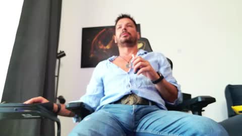 Aaron online show from 24, 7, 2026