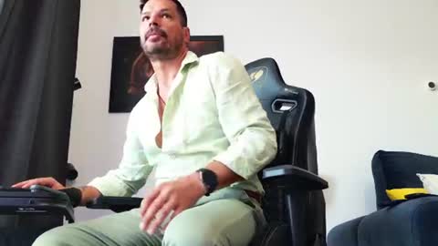 Aaron online show from 25, 7, 2026