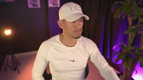 AARON  online show from 22, 4, 2026