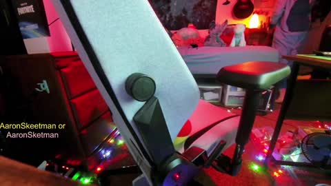 Aaron Skeetman online show from 7, 12, 2024