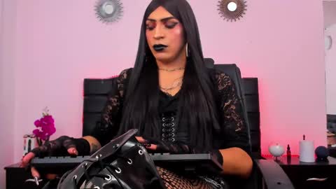 Abbigail Fuster  online show from 12, 2, 2025