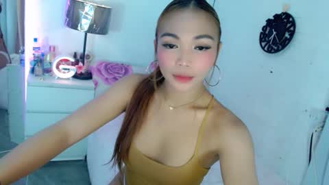 Snapshot of abby_luxpinay chatting on 6, 1, 2026 abby_luxpinay online show from 6, 1, 2026