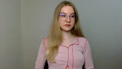 Snapshot of abbymoore__ chatting on 17, 6, 2026 Abby Lovense is active online show from 17, 6, 2026