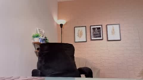 Abby Stones online show from 28, 7, 2026