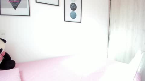 Snapshot of abigail_w chatting on 18, 12, 2024 abigail online show from 18, 12, 2024