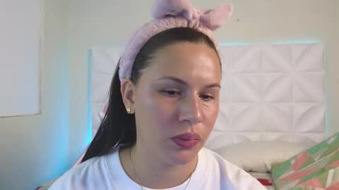 Abril  online show from 12, 2, 2025