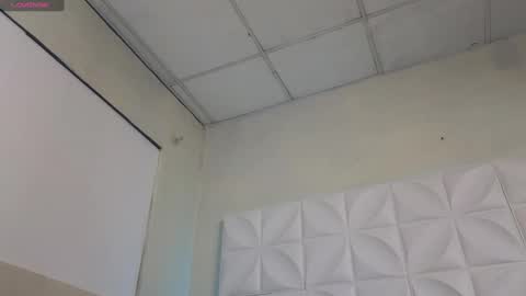 Abril  online show from 13, 2, 2025