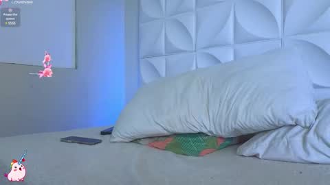 Abril  online show from 20, 2, 2025