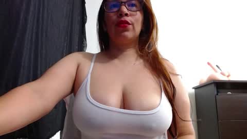 Snapshot of abril_bianchi chatting on 31, 10, 2025 abril_bianchi online show from 31, 10, 2025