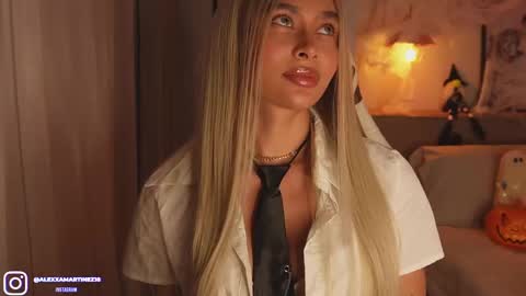 Snapshot of abril_w18 chatting on 7, 10, 2025 My name is Alexa. Please say hello I like to chat with you. If you have requests please use tip online show from 7, 10, 2025