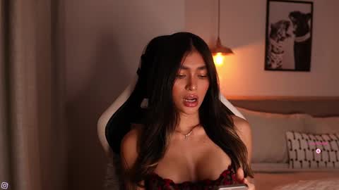 Snapshot of abril_w18 chatting on 21, 12, 2025 My name is Alexa. Please say hello I like to chat with you. If you have requests please use tip online show from 21, 12, 2025