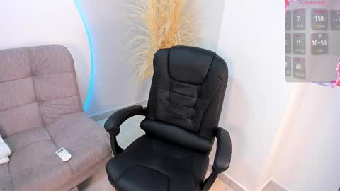    online show from 15, 9, 2025