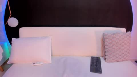    online show from 22, 4, 2026