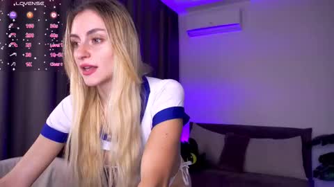 Snapshot of adalin_moore chatting on 13, 9, 2025 Ada online show from 13, 9, 2025