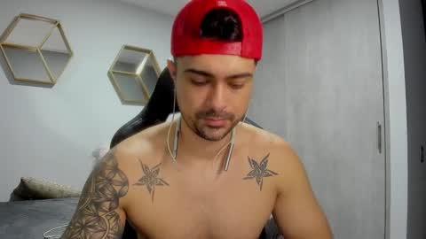 Snapshot of adam_clarke chatting on 13, 1, 2025 adam clarke online show from 13, 1, 2025