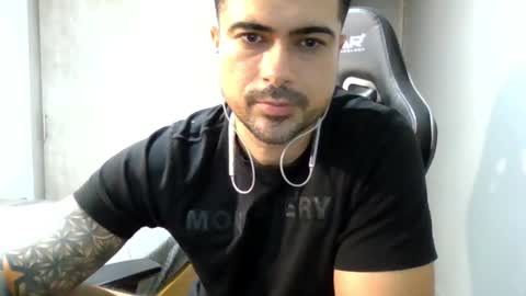 Snapshot of adam_clarke chatting on 13, 1, 2025 adam clarke online show from 13, 1, 2025