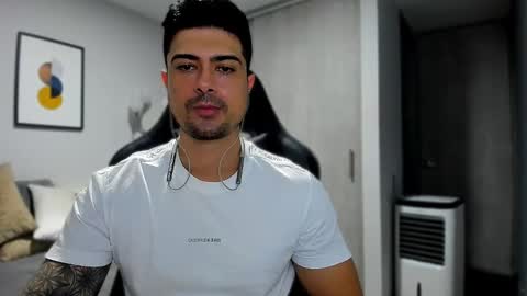 Snapshot of adam_clarke chatting on 20, 1, 2025 adam clarke online show from 20, 1, 2025