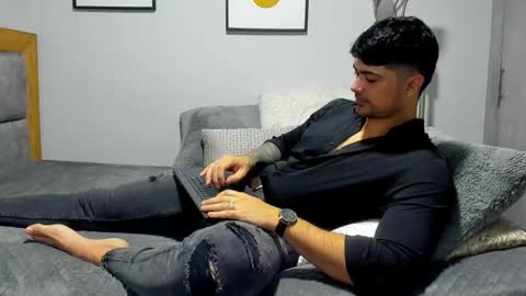 Snapshot of adam_clarke chatting on 23, 1, 2025 adam clarke online show from 23, 1, 2025