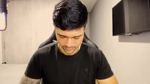 Snapshot of adam_clarke chatting on 15, 2, 2025 adam clarke online show from 15, 2, 2025