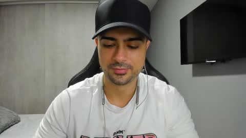 Snapshot of adam_clarke chatting on 4, 3, 2025 adam clarke online show from 4, 3, 2025