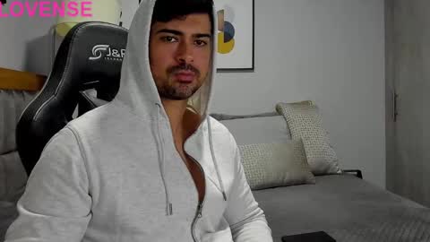 Snapshot of adam_clarke chatting on 6, 10, 2025 adam clarke online show from 6, 10, 2025