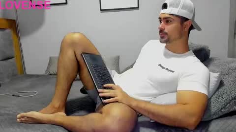 Snapshot of adam_clarke chatting on 7, 10, 2025 adam clarke online show from 7, 10, 2025