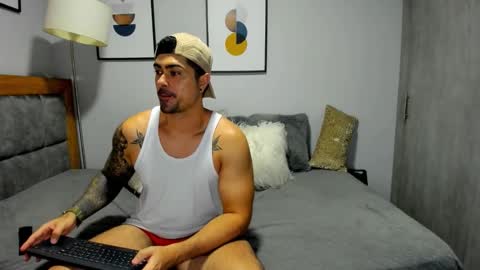 Snapshot of adam_clarke chatting on 4, 11, 2025 adam clarke online show from 4, 11, 2025