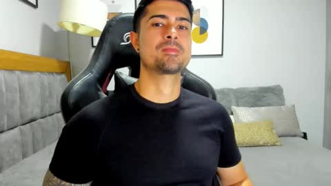 Snapshot of adam_clarke chatting on 5, 11, 2025 adam clarke online show from 5, 11, 2025