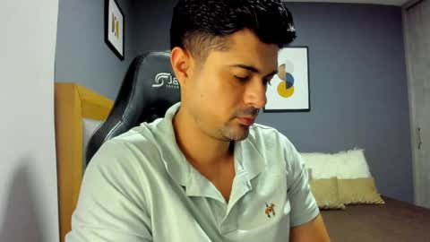 adam clarke online show from 25, 4, 2026