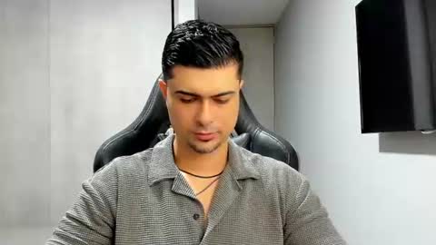 adam clarke online show from 28, 7, 2026
