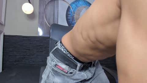 adam_piarse online show from 11, 1, 2025