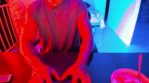 Adam Valencia online show from 5, 10, 2025